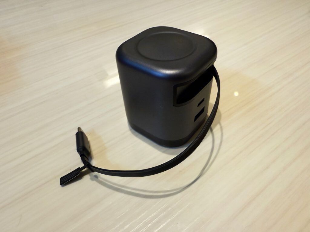 UGREEN 【当社最小の巻き取り式充電器】45W 巻き取り式 急速充電器 3ポート USB-Cケーブル付き