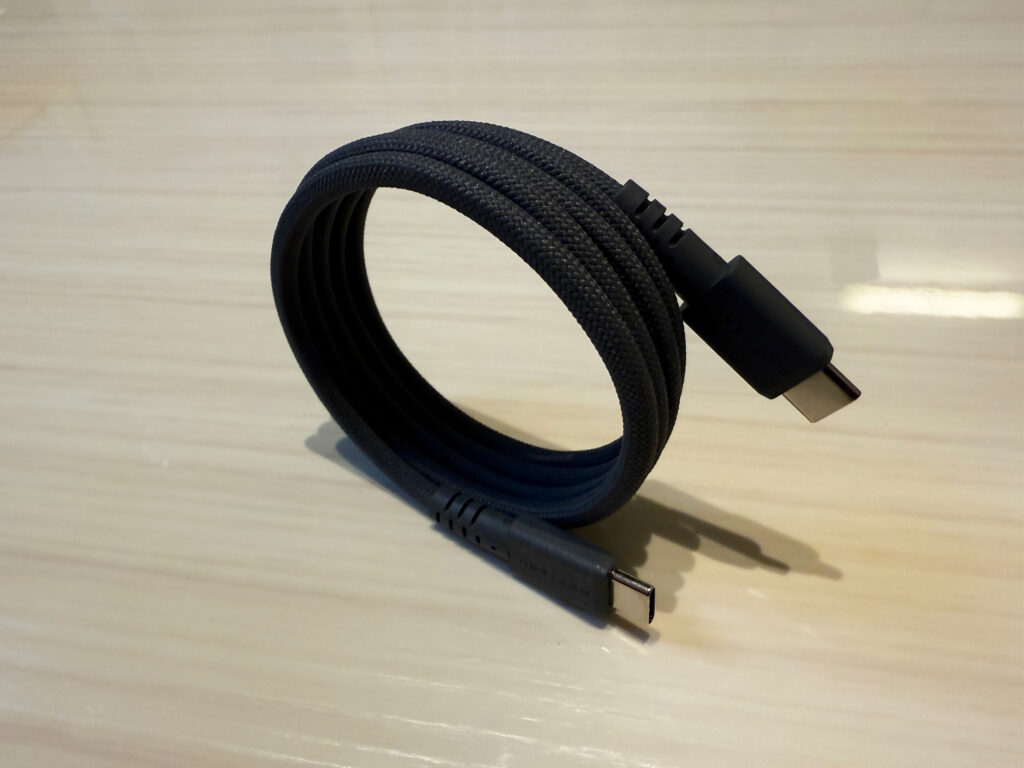 MOTTERU (モッテル) 240W対応 USB-C to USB-C マグネットケーブル