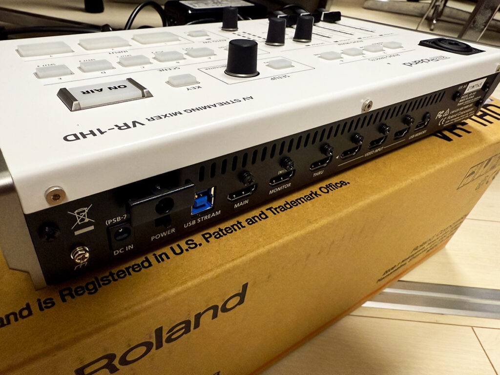 Roland ローランド AVストリーミングミキサー VR-1HD