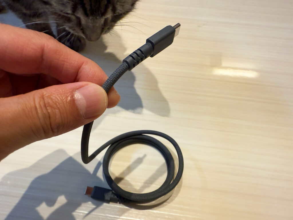 MOTTERU (モッテル) 240W対応 USB-C to USB-C マグネットケーブル