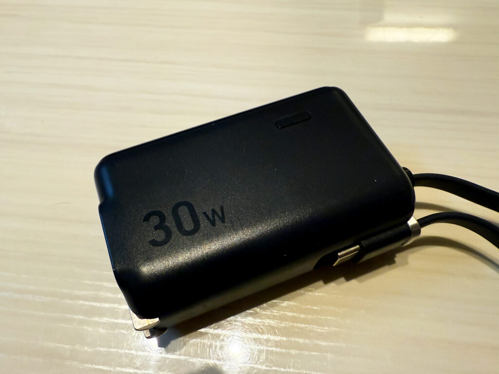Anker Power Bank (30W, Fusion, Built-In USB-C ケーブル) (5000mAh 22.5W出力モバイルバッテリー搭載 30W出力USB充電器)