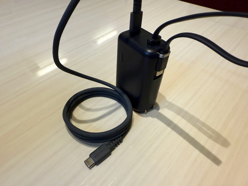 MOTTERU (モッテル) 240W対応 USB-C to USB-C マグネットケーブル