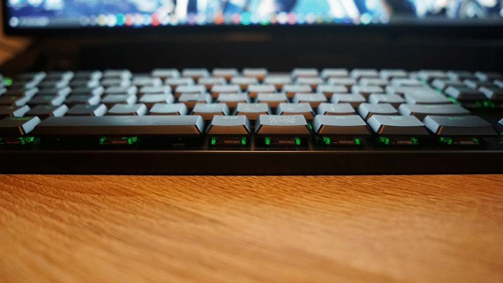 23mmの超薄型キーボード